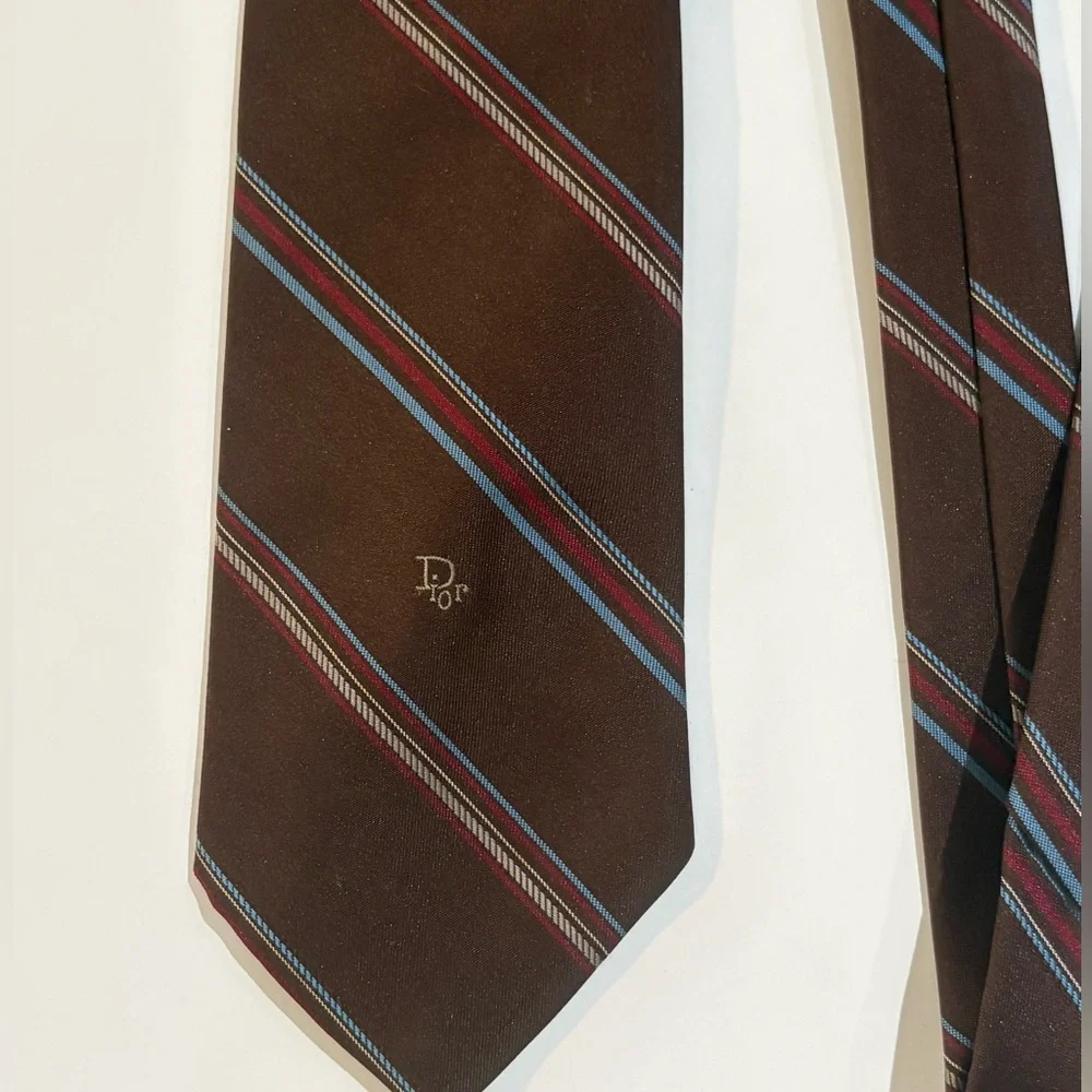 CHRISTIAN DIOR VINTAGE MENS BROWN 95%POLYESTER 5%SILK CLASSIC NECK TIE WIDTH:3" - Picture 2 of 6